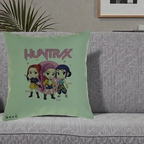 Perna Personalizata K-pop HUNTRX Trio Chibi cu Arme, 40x40 cm, Verde, Husa Detasabila, Perna Inclusa, BEKZ®