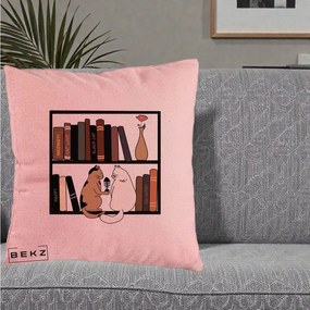 Perna Personalizata Pisici si Carti pe Raft, 40x40 cm, Roz, Husa Detasabila, Perna Inclusa, BEKZ®