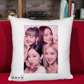 Perna Personalizata K-pop BLACKPINK Foto Grup Selfie Roz cu Glitter, 40x40 cm, Alb Pufos, Husa Detasabila, Perna Inclusa, BEKZ®