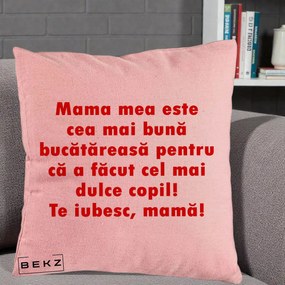 Cadou pentru Mama - Perna Personalizata Mama cea Mai Buna Bucatareasa, 40x40 cm, Roz, Husa Detasabila, Perna Inclusa, BEKZ®