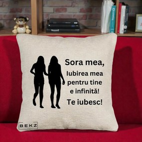 Cadou pentru Sora - Perna Personalizata Sora Mea Te Iubesc Siluete Negre Tinand Maini, 40x40 cm, Bej Canapea, Husa Detasabila, Perna Inclusa, BEKZ®
