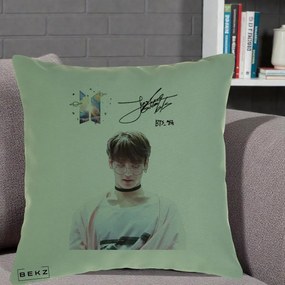 Perna Personalizata K-pop BTS Jungkook Portret cu Ochelari Autograf, 40x40 cm, Verde, Husa Detasabila, Perna Inclusa, BEKZ®
