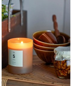 Lumânare parfumată timp de ardere 50 h No. 5 Sea Salt – ILLUME x Bloomingville