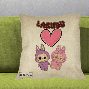 Perna Personalizata Labubu Cuplu Inima, 40x40 cm, Crem, Husa Detasabila, Perna Inclusa, BEKZ®