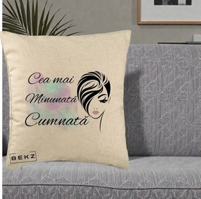 Cadou pentru Cumnata - Perna Personalizata Cea mai Minunata Cumnata cu Silueta Dama si Pete Multicolor, 40x40 cm, Bej, Husa Detasabila, Perna Inclusa, BEKZ®