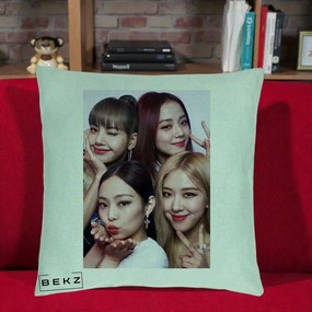 Perna Personalizata K-pop BLACKPINK Foto Grup Selfie 4 Membre, 40x40 cm, Verde Menta, Husa Detasabila, Perna Inclusa, BEKZ®