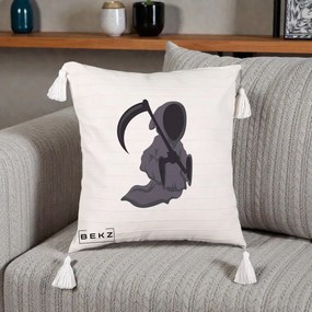 Perna Decorativa Moartea cu Coasa Grim Reaper Halloween, 40x40 cm, Bej cu Franjuri, Husa Detasabila, Perna Inclusa, BEKZ®