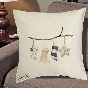 Perna Decorativa Ciorapi de Craciun pe Ramura, 40x40 cm, Ecru, Husa Detasabila, Perna Inclusa, BEKZ®