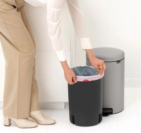 Coș de gunoi cu pedală Brabantia NewIcon 1010441, 20 l, închidere lentă, bază antiderapantă, gri deschis