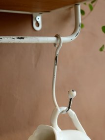 Etajeră vintage de perete din metal, cu 3 agățători, finisaj crem antichizat