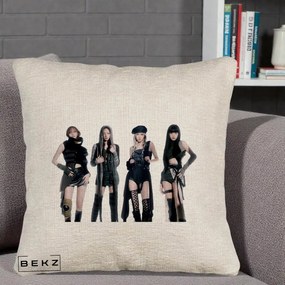 Perna Personalizata K-pop BLACKPINK Tinute Negre Elegante Grup, 40x40 cm, Bej Canapea, Husa Detasabila, Perna Inclusa, BEKZ®