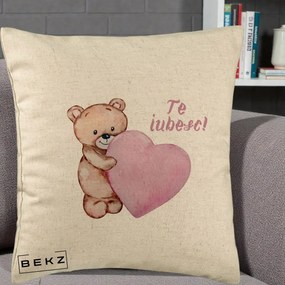 Cadou Romantic - Perna Personalizata Te Iubesc Ursulet cu Inima Roz Acuarela, 40x40 cm, Bej, Husa Detasabila, Perna Inclusa, BEKZ®