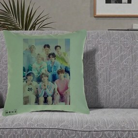 Perna Personalizata K-Pop Grup Foto Pasteluri cu 8 Artisti, 40x40 cm, Verde, Husa Detasabila, Perna Inclusa, BEKZ®