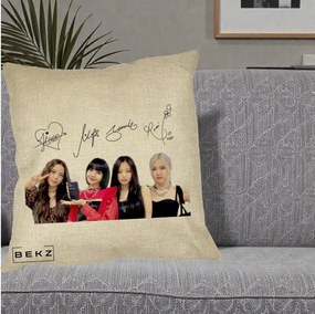 Perna Personalizata K-pop BLACKPINK Semnaturi, 40x40 cm, Crem, Husa Detasabila, Perna Inclusa, BEKZ®