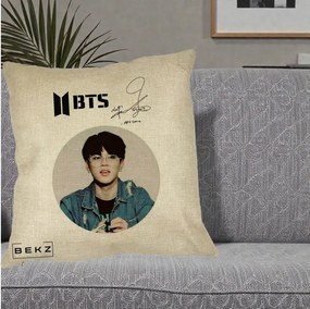 Perna Personalizata K-pop BTS Jimin Portret Cerc Autograf Geaca, 40x40 cm, Crem, Husa Detasabila, Perna Inclusa, BEKZ®