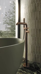 SILIA - Baterie pentru Cadă de Sine Stătătoare, cu Set de Duș, Bronz Periat (BQS_C17M)