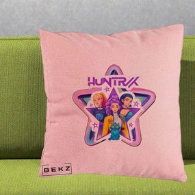 Perna Personalizata K-pop HUNTRX Trio Stea cu Pisica, 40x40 cm, Roz, Husa Detasabila, Perna Inclusa, BEKZ®