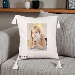 Perna Personalizata K-pop BLACKPINK Rose cu Papusa Iepure, 40x40 cm, Bej cu Franjuri, Husa Detasabila, Perna Inclusa, BEKZ®