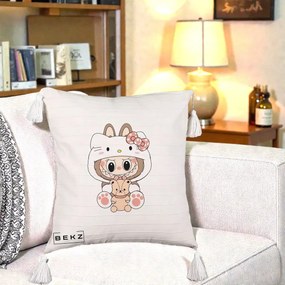 Perna Personalizata Labubu x Hello Kitty, 40x40 cm, Bej cu Franjuri, Husa Detasabila, Perna Inclusa, BEKZ®