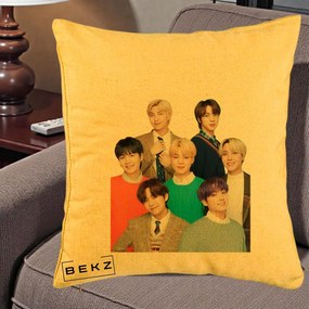 Perna Personalizata K-pop BTS Fotografie Grup Tinute Elegante, 40x40 cm, Galben, Husa Detasabila, Perna Inclusa, BEKZ®