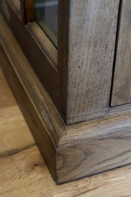 Vitrina din lemn masiv si furnir, natur, cu 2 usi si rafturi, aspect rustic, Marseille