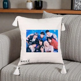Perna Personalizata K-Pop Grup Foto Stele, 40x40 cm, Bej cu Franjuri, Husa Detasabila, Perna Inclusa, BEKZ®