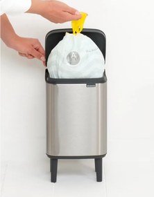 Cos de gunoi Brabantia Bo Small Hi 1006642, 4 l, Deschidere lina si silentioasa, Baza antiderapanta, Rezistent la amprente, Otel inoxidabil/Mat