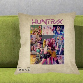 Perna Personalizata K-pop HUNTRX Colaj Animat Foto Grup, 40x40 cm, Crem, Husa Detasabila, Perna Inclusa, BEKZ®
