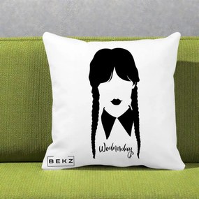 Perna Personalizata Wednesday Addams Silueta Alb-Negru, 40x40 cm, Alba Mata, Husa Detasabila, Perna Inclusa, BEKZ®