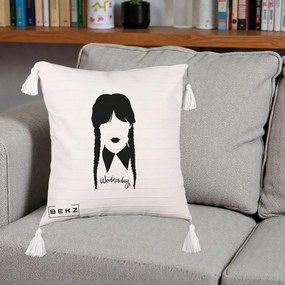 Perna Personalizata Wednesday Addams Silueta Alb-Negru, 40x40 cm, Bej cu Franjuri, Husa Detasabila, Perna Inclusa, BEKZ®
