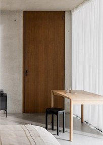 Scaun tip taburet negru din lemn de fag Hopp – noo.ma