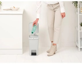 Coș cu pedală Brabantia StepUp 1008476, 10 L, Materiale ecologice, Deschidere mare, Gri deschis