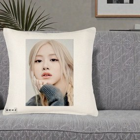 Perna Personalizata K-pop BLACKPINK Rose cu Jucarie de Plus, 40x40 cm, Crem Reliefat, Husa Detasabila, Perna Inclusa, BEKZ®