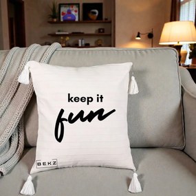 Perna Decorativa Keep It Fun, 40x40 cm, Bej cu Franjuri, Husa Detasabila, Perna Inclusa, BEKZ®