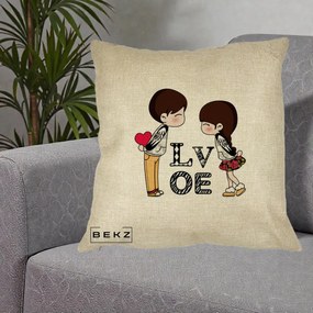 Cadou Romantic - Perna Personalizata Cuplu Kawaii LOVE, 40x40 cm, Crem, Husa Detasabila, Perna Inclusa, BEKZ®
