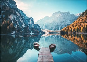 Tablou pe sticlă - Bărci pe Lacul Braies (70x50 cm)