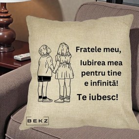 Cadou pentru Frate - Perna Personalizata Fratele Meu Te Iubesc Copii Tinand Maini Line Art, 40x40 cm, Crem, Husa Detasabila, Perna Inclusa, BEKZ®