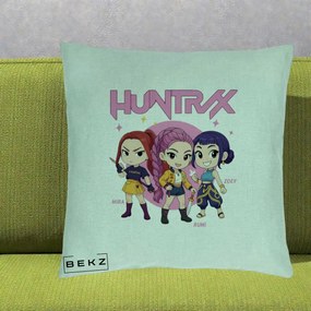 Perna Personalizata K-pop HUNTRX Trio Chibi cu Arme, 40x40 cm, Verde Menta, Husa Detasabila, Perna Inclusa, BEKZ®