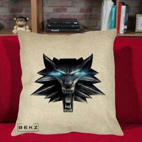 Perna Decorativa The Witcher Wolf Head, 40x40 cm, Crem, Husa Detasabila, Perna Inclusa, BEKZ®