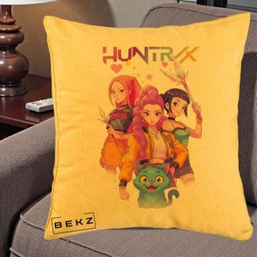 Perna Personalizata K-pop HUNTRX Trio Foto cu Pisica, 40x40 cm, Galben, Husa Detasabila, Perna Inclusa, BEKZ®