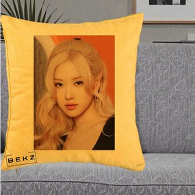Perna Personalizata K-pop BLACKPINK cu Funda Rosie, 40x40 cm, Galben, Husa Detasabila, Perna Inclusa, BEKZ®
