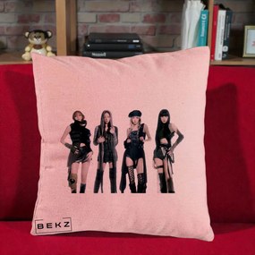Perna Personalizata K-pop BLACKPINK Tinute Negre Elegante Grup, 40x40 cm, Roz, Husa Detasabila, Perna Inclusa, BEKZ®