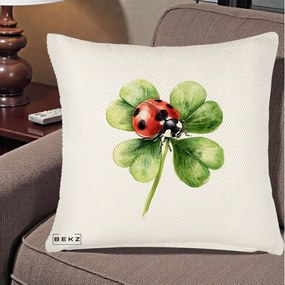 Perna Decorativa Buburuza Norocoasa pe Trifoi cu Patru Foi, 40x40 cm, Crem Reliefat, Husa Detasabila, Perna Inclusa, BEKZ®