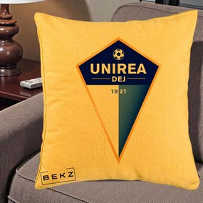 Perna Personalizata Unirea Dej 1921 Fotbal, 40x40 cm, Galben, Husa Detasabila, Perna Inclusa, BEKZ®
