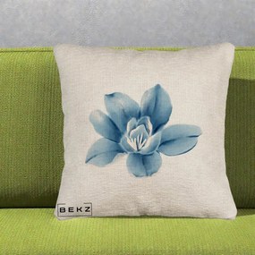 Perna Decorativa Magnolie Albastra Acuarela, 40x40 cm, Bej Canapea, Husa Detasabila, Perna Inclusa, BEKZ®