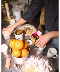 Lumânare timp de ardere 56 h cu model de Crăciun Grand Cru Cottage 2025 – Rosendahl