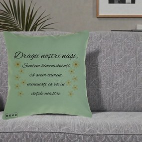 Cadou pentru Nasi - Perna Personalizata Dragii Nostri Nasi Suntem Binecuvantati cu Floricele, 40x40 cm, Verde, Husa Detasabila, Perna Inclusa, BEKZ®