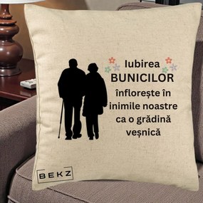 Cadou pentru Bunici - Perna Personalizata Bunicii Iubirea Infloreste Silueta Neagra Flori, 40x40 cm, Bej, Husa Detasabila, Perna Inclusa, BEKZ®