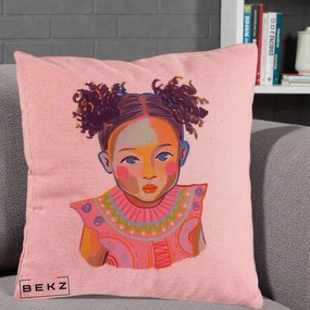 Perna Decorativa Fetita Vesela Portret Colorat, 40x40 cm, Roz, Husa Detasabila, Perna Inclusa, BEKZ®