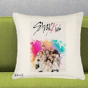 Perna Personalizata K-pop Stray Kids cu Splash Multicolor, 40x40 cm, Crem Reliefat, Husa Detasabila, Perna Inclusa, BEKZ®